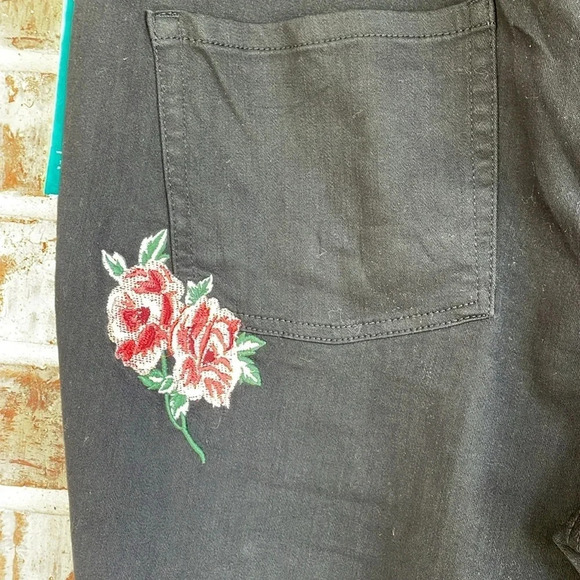 The Pioneer Women Black Embroidered Bootcut Denim Jeans - Picture 9 of 11